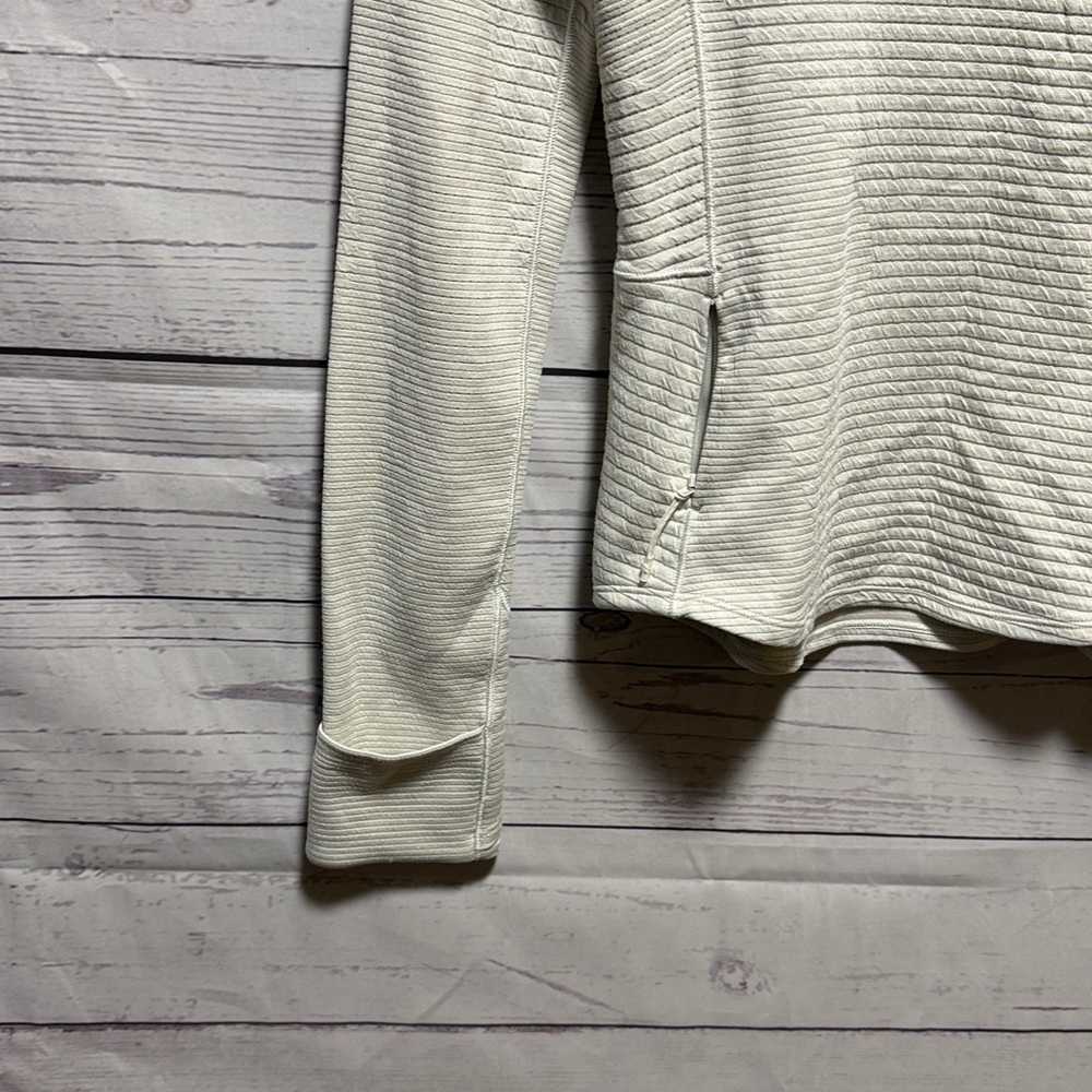 Lululemon pullover - Picture 2 of 10
